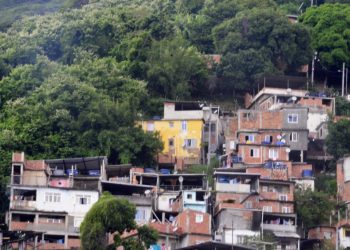 pessoas-negras-representam-73%-da-populacao-nas-favelas,-aponta-censo