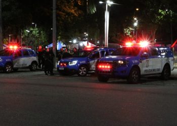 sargento-da-pm-do-rj-e-ferida-por-tiro-disparado-por-colega-durante-servico