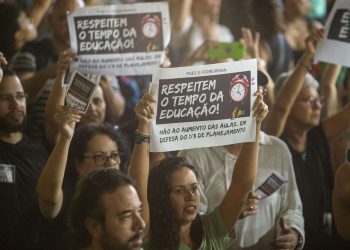 servidores-de-escolas-municipais-do-rio-de-janeiro-iniciam-greve-por-tempo-indeterminado