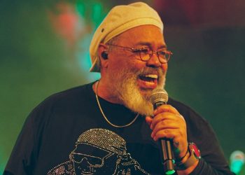 jorge-aragao-e-internado-e-cancela-show-previsto-para-o-fim-de-semana-no-rio