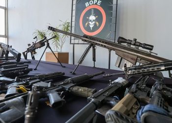 policia-militar-do-rio-de-janeiro-bate-recorde-de-apreensao-de-fuzis
