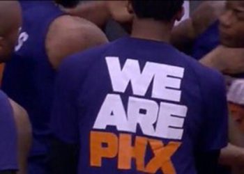 jogador-estrangula-companheiro-de-equipe-em-jogo-da-nba-(11/02/16-09h13)