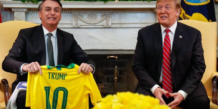 bolsonaro-diz-que-foi-convidado-para-a-posse-de-trump-e-busca-aval-do-stf