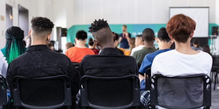 escolas-publicas-de-sao-paulo-terao-mais-portugues-e-matematica-na-grade-em-2025