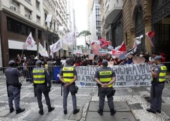 justica-atende-sindicato-e-suspende-ppps-de-escolas-publicas-em-sao-paulo