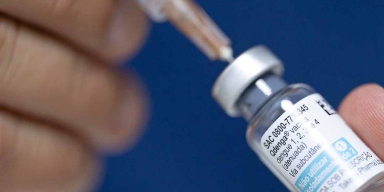 dengue:-saiba-quem-pode-tomar-a-vacina-no-sus-e-valores-no-setor-privado