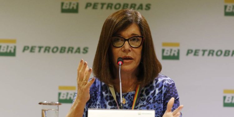 gasolina-congelada:-politica-da-petrobras-sacrifica-lucro-e-dividendos?