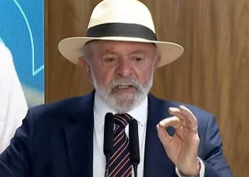 ser-professor-na-periferia-de-metropoles-e-um-risco,-diz-lula
