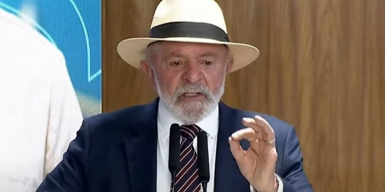 ser-professor-na-periferia-de-metropoles-e-um-risco,-diz-lula