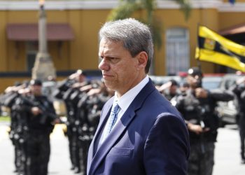 tarcisio-comemora-prisao-de-policiais-suspeitos-do-assassinato-do-delator-do-pcc