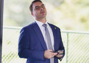 ‘mobilizacao-espontanea-que-apavorou-lula’,-diz-flavio-bolsonaro-sobre-pix