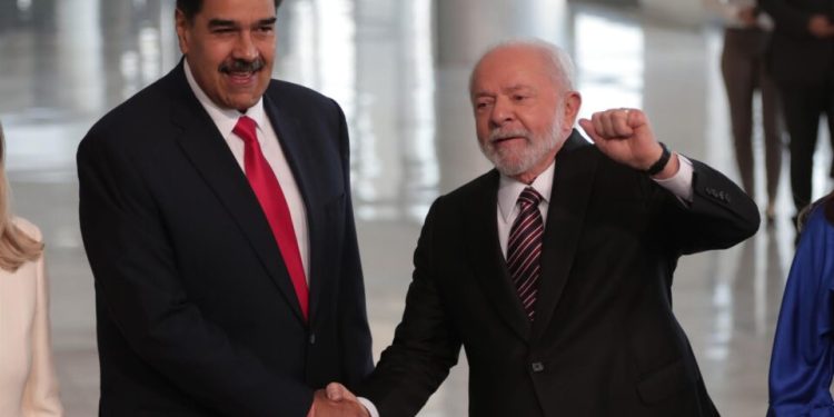 com-brasil-de-fora,-14-paises-da-oea rejeitam-legitimidade-da-posse-de-maduro