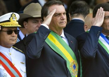 “se-continuar-inelegivel,-nao-acredito-mais-na-democracia”,-diz-bolsonaro