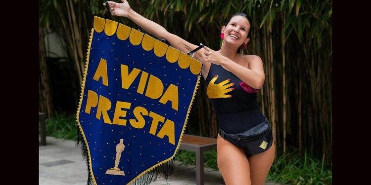 quantas-fernanda-torres-cabem-numa-sapucai? veja-video!