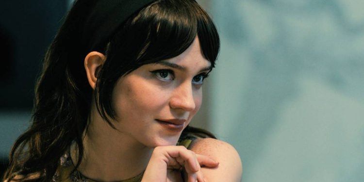 em-‘acompanhante-perfeita’,-a-garota-dos-sonhos-esconde-um-pesadelo