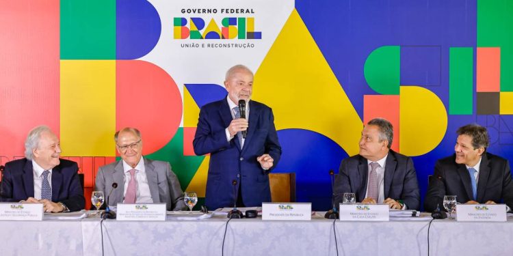 nucleo-petista-do-governo-esta-sob-fogo-cruzado