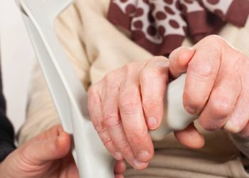 parkinson:-protocolo-experimental-reduz-risco-de-quedas-em-oito-sessoes