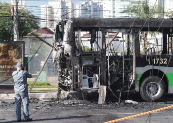 passageira-do-onibus-atingido-por-aviao-em-avenida-de-sao-paulo-recebe-alta