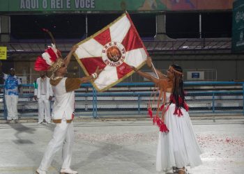 estacio-de-sa-e-uniao-de-marica-brilham-em-ensaio-tecnico-na-sapucai