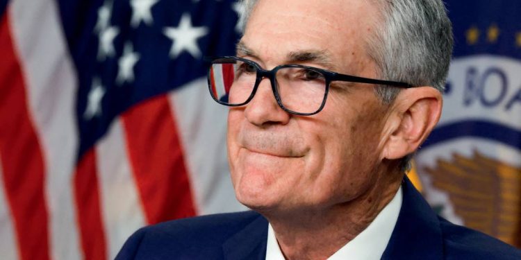 fed-‘nao-tem-pressa’-para-cortar-juros,-afirma-powell-ao-congresso-dos-eua