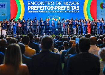 prefeitos-em-brasilia-para-encontro-com-lula-reclamam-de-orcamento-travado