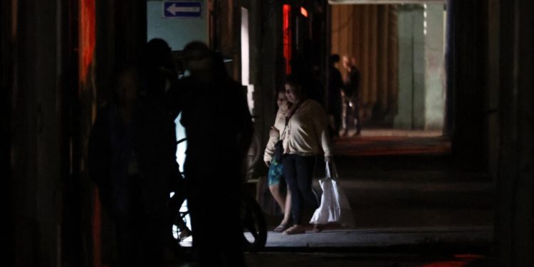 cuba-registra-maior-apagao-em-anos,-com-57%-do-pais-sem-luz