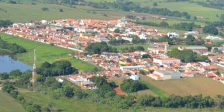 aviao-de-pequeno-porte-cai-no-interior-de-sp-e-deixa-dois-mortos