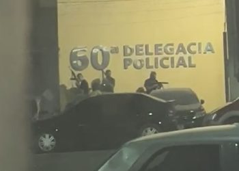 grupo-armado-invade-delegacia-no-rj-para-resgatar-chefe-de-trafico