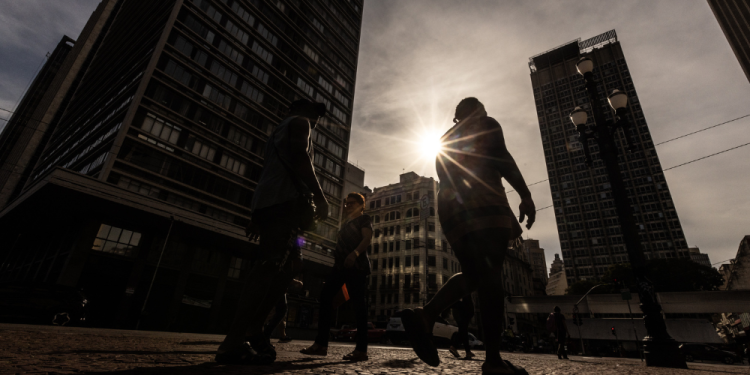 sao-paulo-enfrenta-terceira-onda-de-calor-nesta-semana