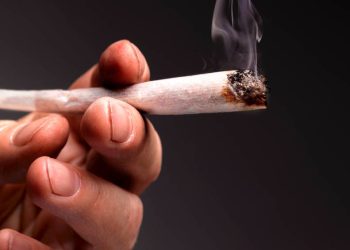fumou-maconha-e-passou-muito-mal?-pode-ser-algo-mais-serio-do-que-imagina