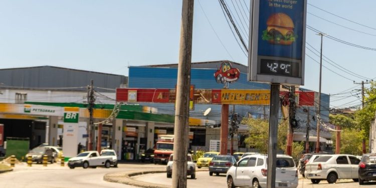 altas-temperaturas-deixam-17-cidades-do-rio-de-janeiro-em-alerta-para-calor-extremo