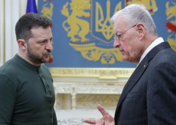 eua-advertem-zelensky-a-“baixar-o-tom”;-coletiva-com-enviado-de-trump-e-cancelada