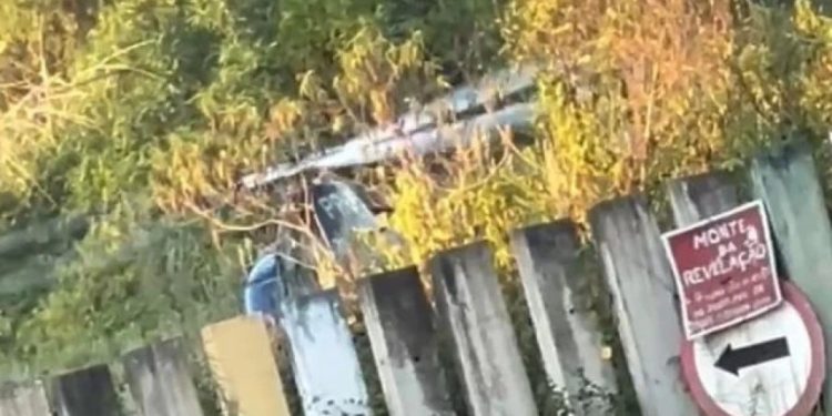 helicoptero-da-policia-civil-bate-em-fios-eletricos-para-desviar-de-tiros