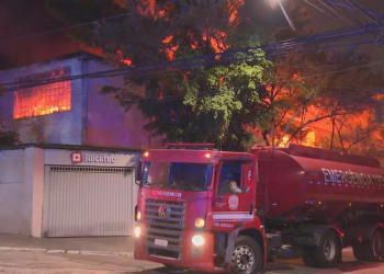 incendio-atinge-fabrica-de-isolantes-termicos-na-zona-sul-de-sao-paulo