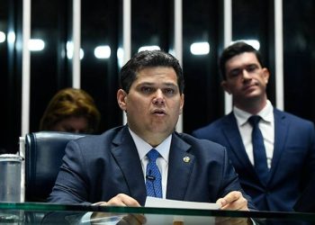enfraquecido,-governo-lula-se-rende-de-novo-a-davi-alcolumbre