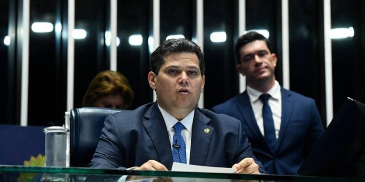 enfraquecido,-governo-lula-se-rende-de-novo-a-davi-alcolumbre