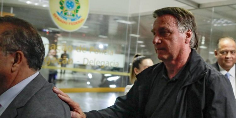 com-prisao-cada-vez-mais-proxima,-aliados-de-bolsonaro-querem-acordao-com-o-stf