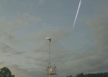meteoro-‘bola-de-fogo’-e-registrado-a-luz-do-dia-no-rs