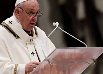 papa-francisco-teve-‘noite-tranquila,-dormiu-e-esta-repousando’,-diz-vaticano