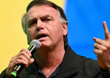 o-chip-hormonal-de-bolsonaro:-melhora-da-vida-sexual-ou-risco-a-saude?