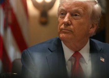 tarifas-de-trump-seguem-influenciando-dolar-e-moeda-tem-alta-nesta-quinta