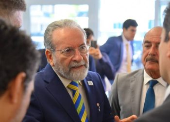 apos-dificuldades-com-nisia,-presidente-do-cfm-diz-esperar-dialogo-aberto-com-padilha