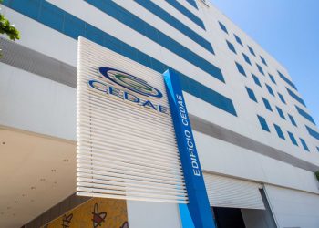 no-mes-mais-seco-do-rio,-moradores-da-tijuca-estao-sem-agua-ha-cinco-dias