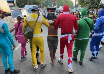 ‘power-rangers’-da-policia-prendem-homem-com-celulares-furtados-em-bloco-na-zona-sul-de-sp
