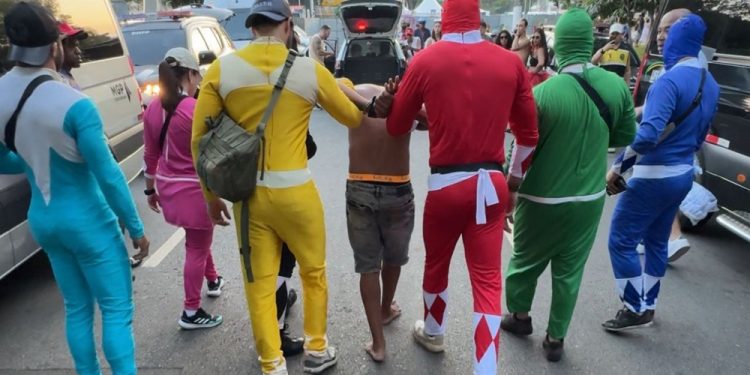 ‘power-rangers’-da-policia-prendem-homem-com-celulares-furtados-em-bloco-na-zona-sul-de-sp