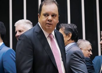 ex-favorito-a-presidencia-da-camara,-elmar-nascimento-aposta-em-um-sonho-distante