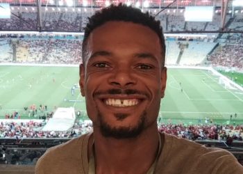 universitario-confundido-com-bandido-por-pm-recebe-alta-no-rio