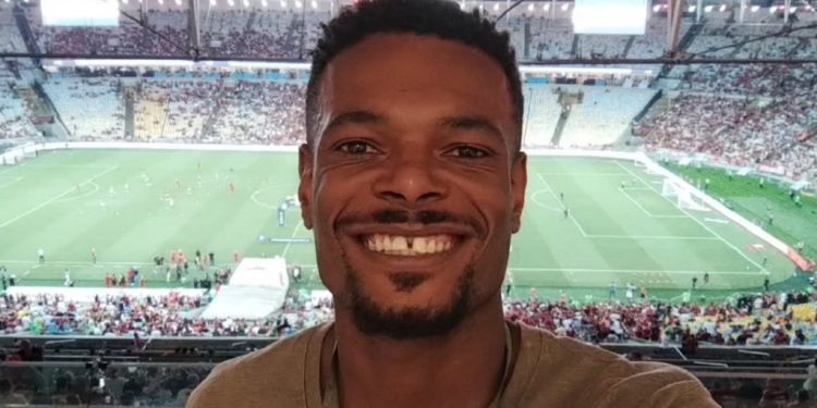 universitario-confundido-com-bandido-por-pm-recebe-alta-no-rio