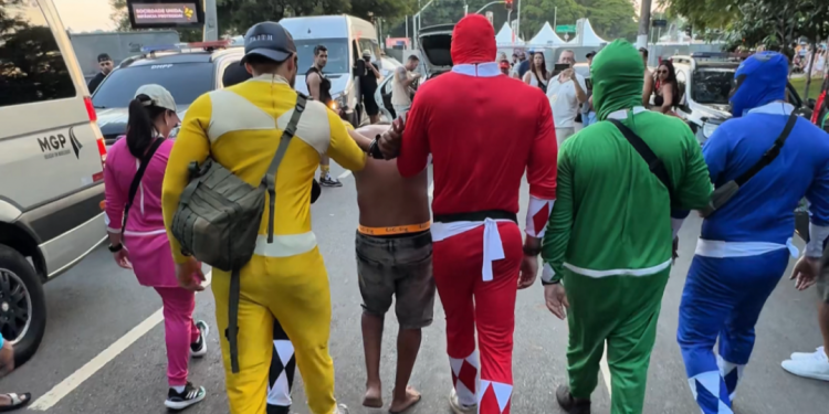 a-significativa-queda-nos-roubos-de-celulares-no-carnaval-em-sao-paulo
