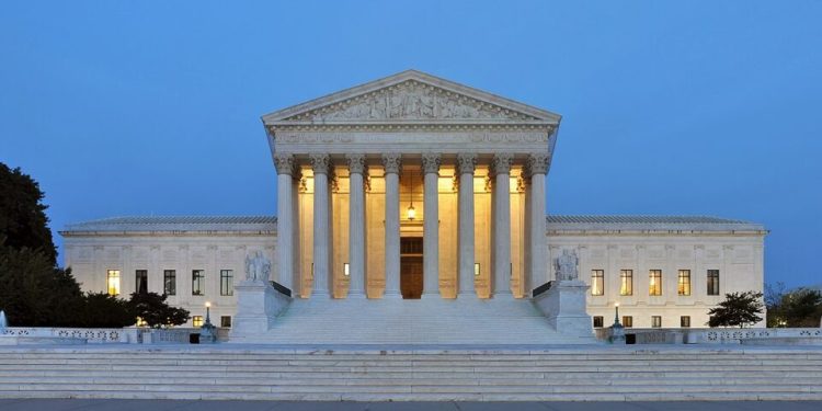 supremo-dos-eua-rejeita-bloqueio-de-trump-a-us$-2-bilhoes-em-ajuda-externa